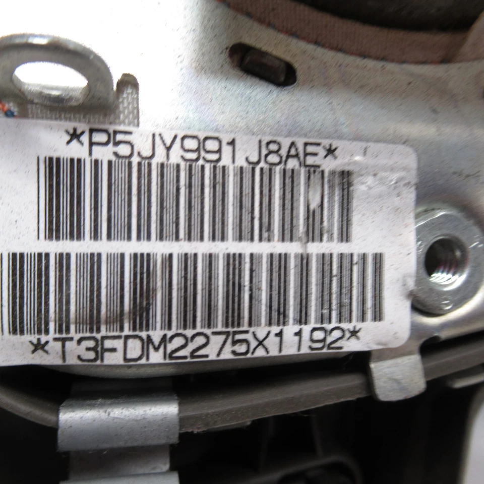 2006 Jeep Commander Wheel Airbag Driver Air Bag OEM - Image 3 of 4