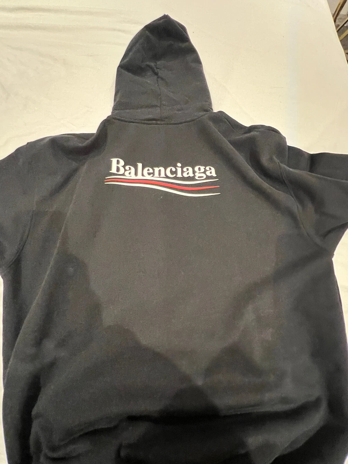 Felpa con cappuccio Balenciaga campagna politica nera media