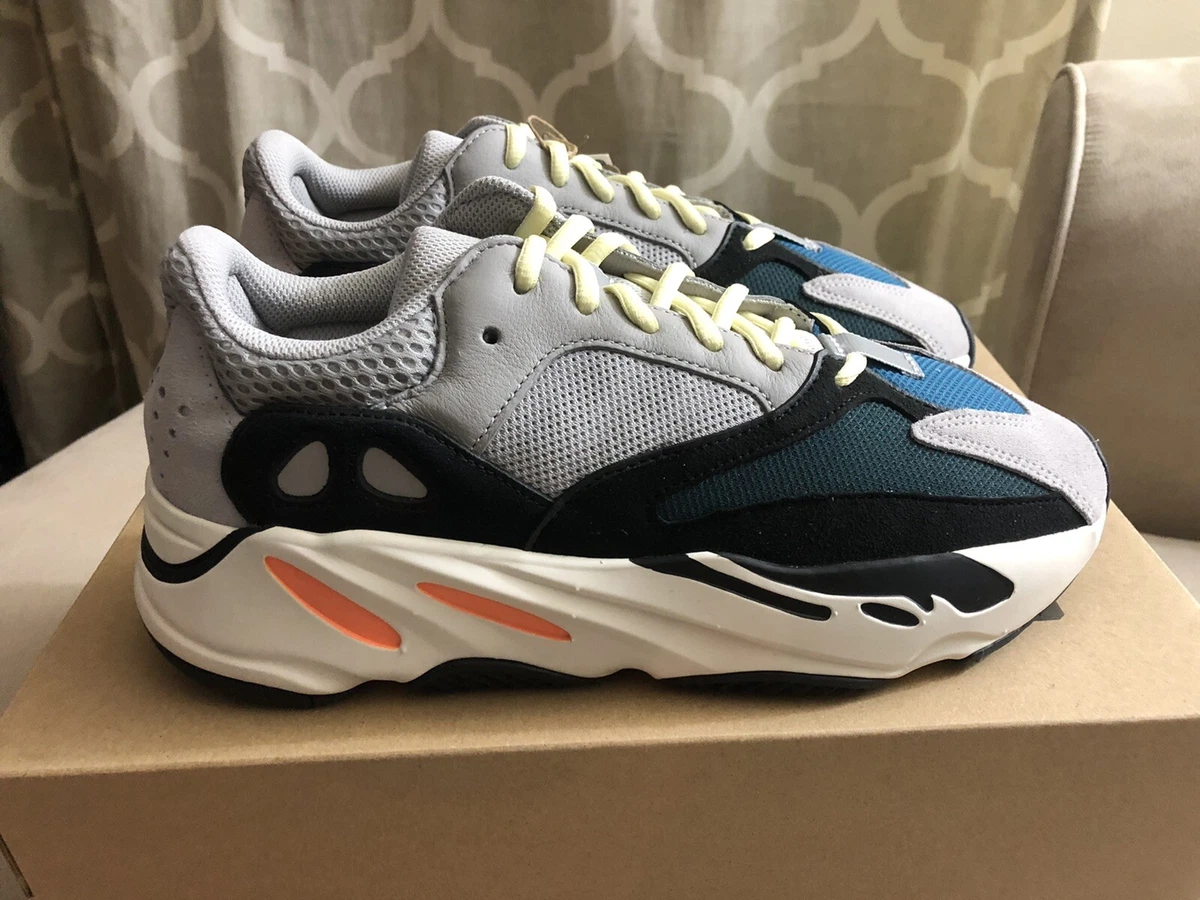 YeezyBoost700 Wave Runner Solid Grey