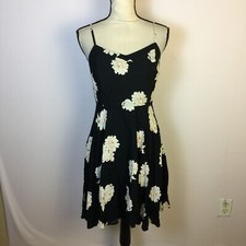 NWT Old Navy Cami Smocked Fit & Flare Dress Size S Womans Black Floral V-Neck