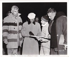 ORSON WELLES JEFF CHANDLER JACK ARNOLD Original CANDID THE MAN IN SHADOW Photo