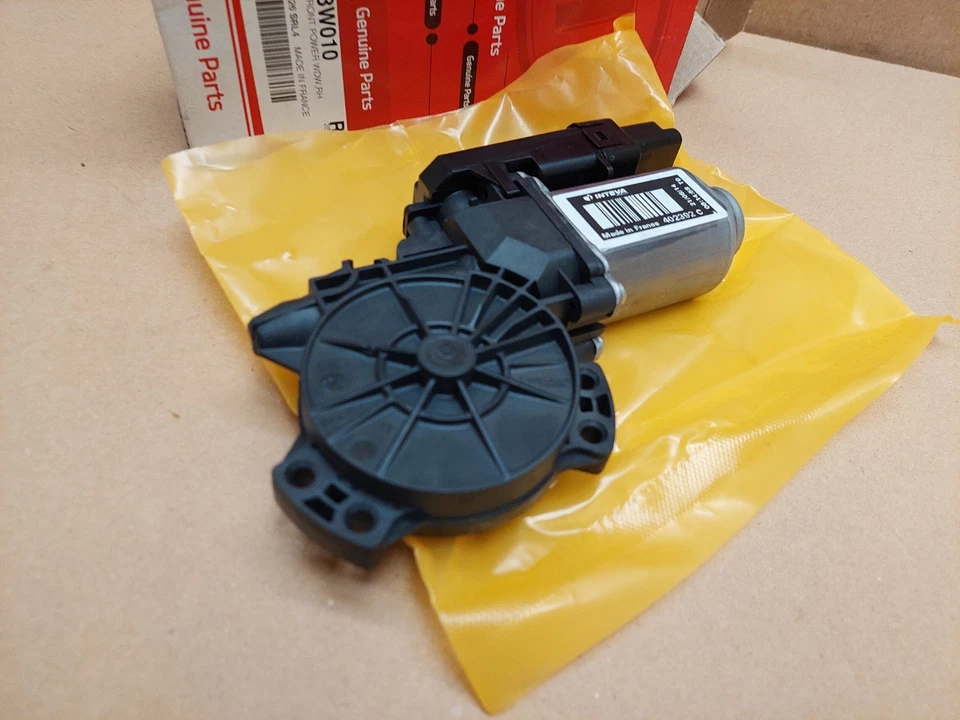 Kia Sportage SL Mk3 Front Right Window Regulator Motor 11-15 824603W010 Genuine - Image 3 of 4