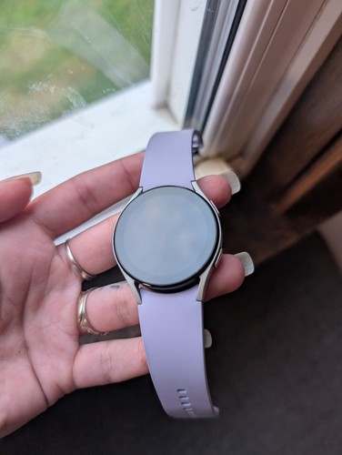 Samsung Galaxy Watch5 SM-R900 40mm Aluminum Case with Purple Sport Band... - Photo 2 sur 10