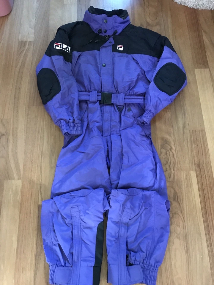 Traje retro vintage años 90 Fila púrpura de una pieza nieve/esquí con cinturón para mujer talla pequeña Foto 2 de 4