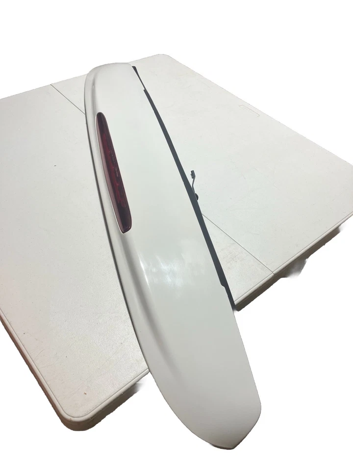 ** 2002-2009 Chevrolet Trailblazer Liftgate Spoiler 3rd Brake Light Panel S1*** - Image 2 of 4