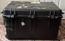 Pelican 1660 Protector Case with Foam - Black