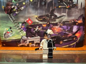 LEGO&reg; Batman Two-Face Minifigure (2006) &ndash; Rare OG Villian from Set 7781, bat004