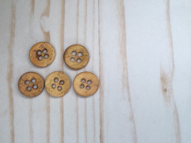 Wooden curve 4 hole buttons- 9/16”- set of 5