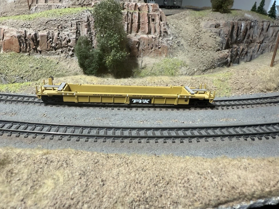 N Scale Walthers Container - Well Car TTX MTL Micro Trains Line Couplers - Image 3 of 3
