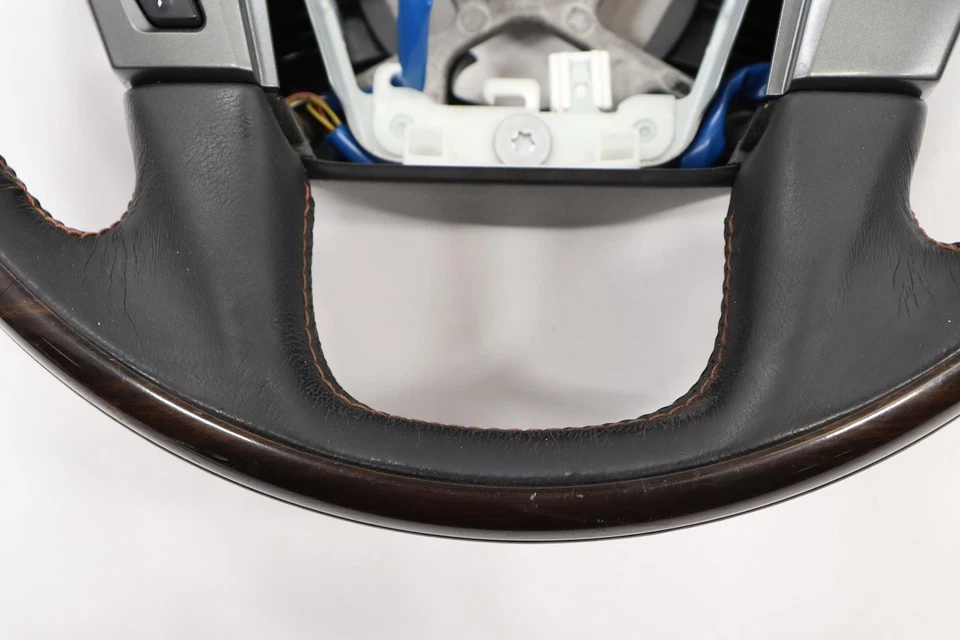 Nissan Titan XD 2019 volante de cuero con botón de interruptor OEM Foto 4 de 4