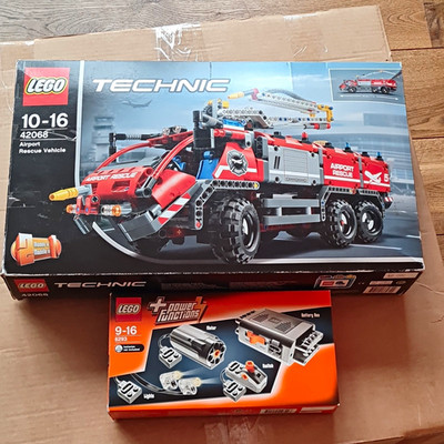 LEGO Technic 42068 Airport Rescue Vehicle Power Functions 1094tlg 10-16