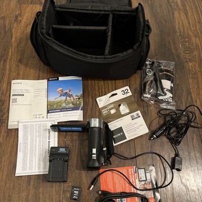 Sony Handycam Camera HDR-CX150 Bundle | Full Ready-to-Film Kit | 4  + Bag. SET