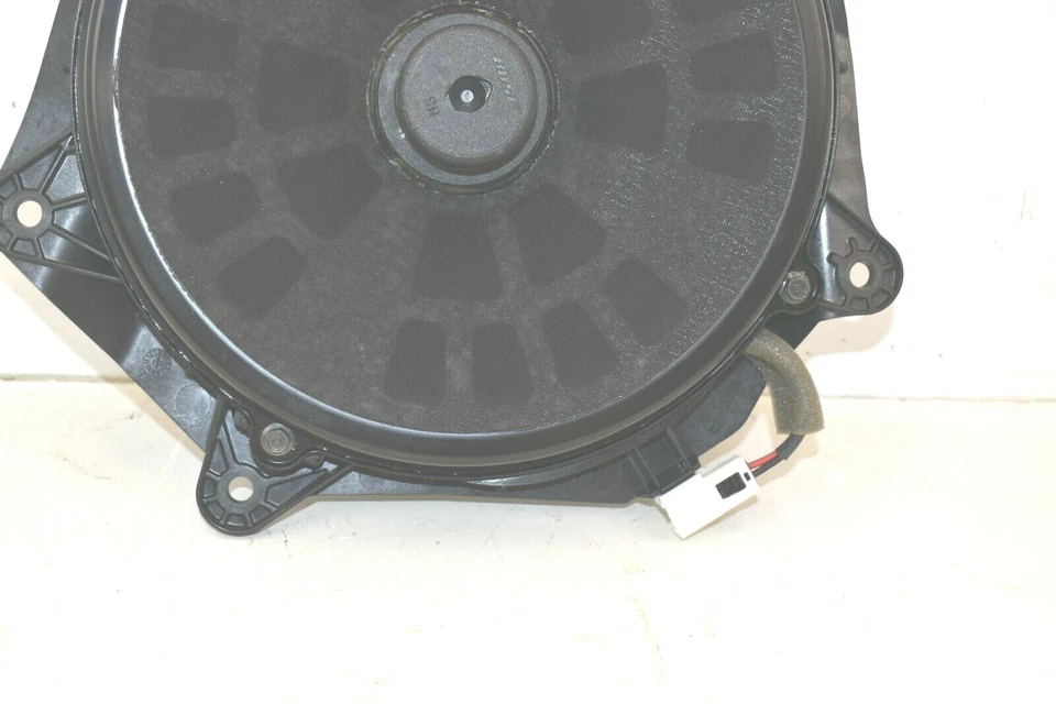 Infiniti G37x 2008-2013 OEM altavoz subwoofer puerta pasajero lado derecho delantero Foto 4 de 4