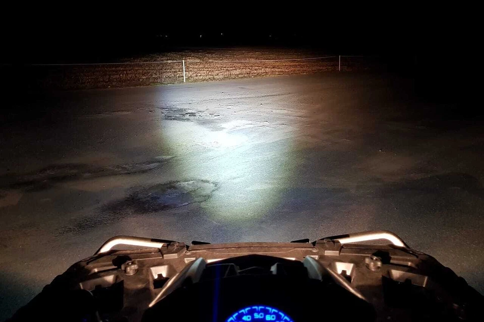 Lâmpadas brancas brilhantes para Arctic Cat Prowler HDX 500 700 2 peças farol de LED 6000K - Imagem 2 de 4