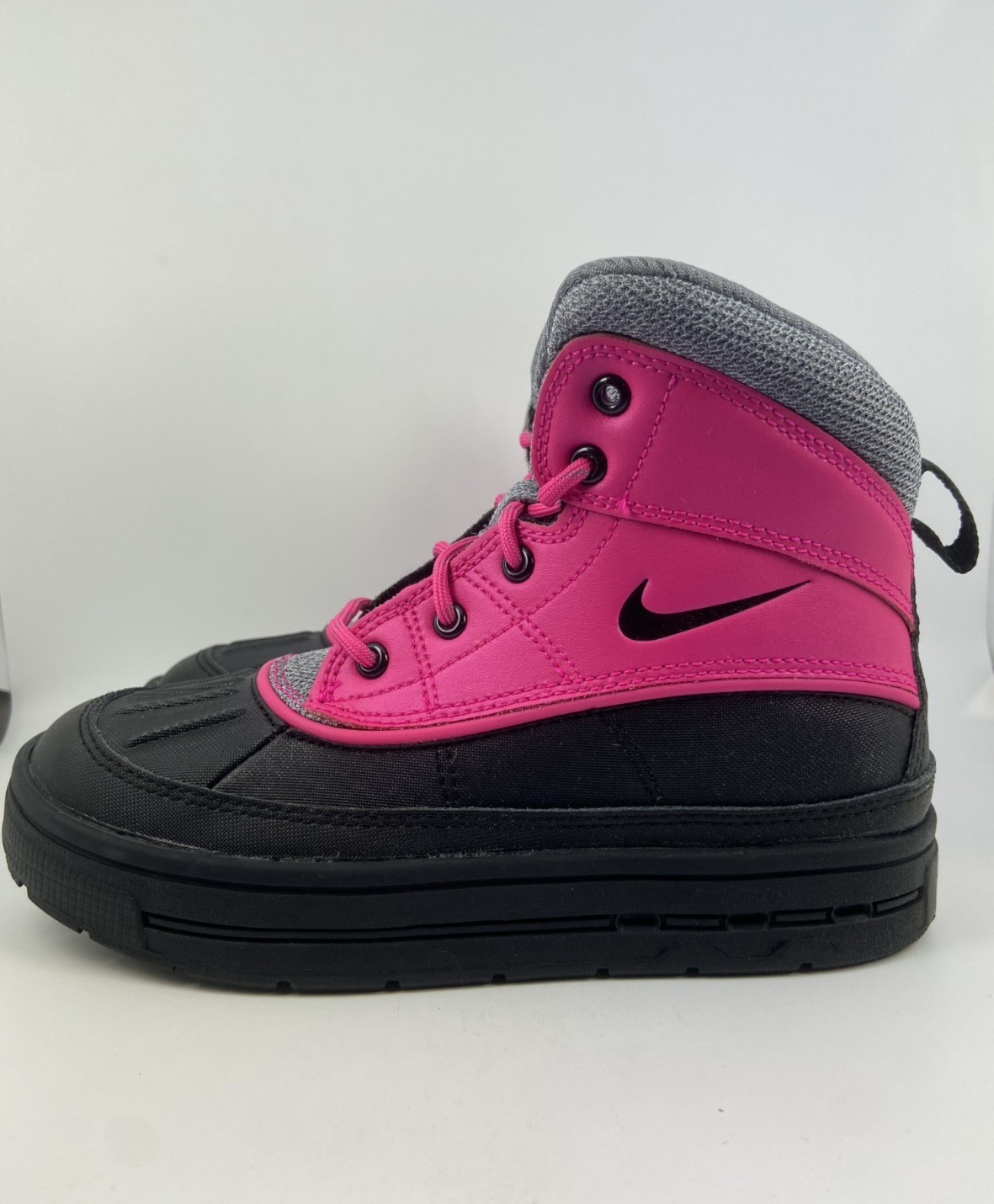 524877-600 (PS) Size 1 Youth Nike Woodside 2 High Pink Foil/Black-Cool Grey -NIB thumbnail 3