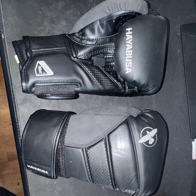 Hayabusa Tokushu 16 oz. Black Boxing Gloves for Training Sparring 16oz Black