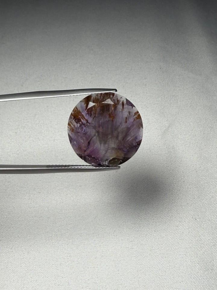 S021- Super Siete, Piedra de Melodía, Cristal Sagrado, Armonía, Cacoxenita en Amatista Foto 2 de 4