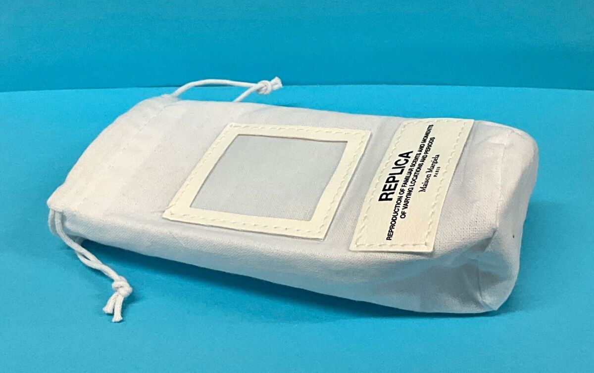 MAISON MARGIELA 'Replica' White Fabric Cosmetic Small Pouch MAISON MARGIELA 'Replica' White Fabric Cosmetic Small Pouch