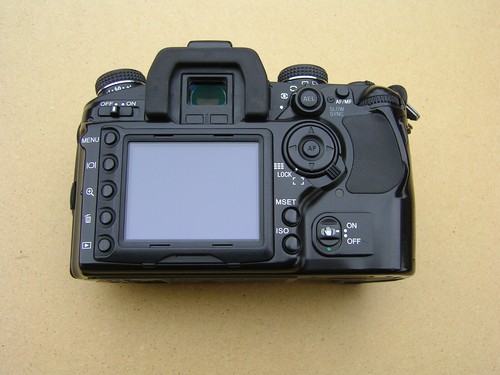 Konica Minolta DYNAX 7D 6.1MP Digitalkamera - Schwarz - Bild 5 von 7
