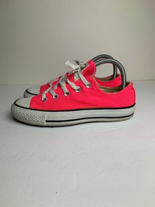 neon pink converse