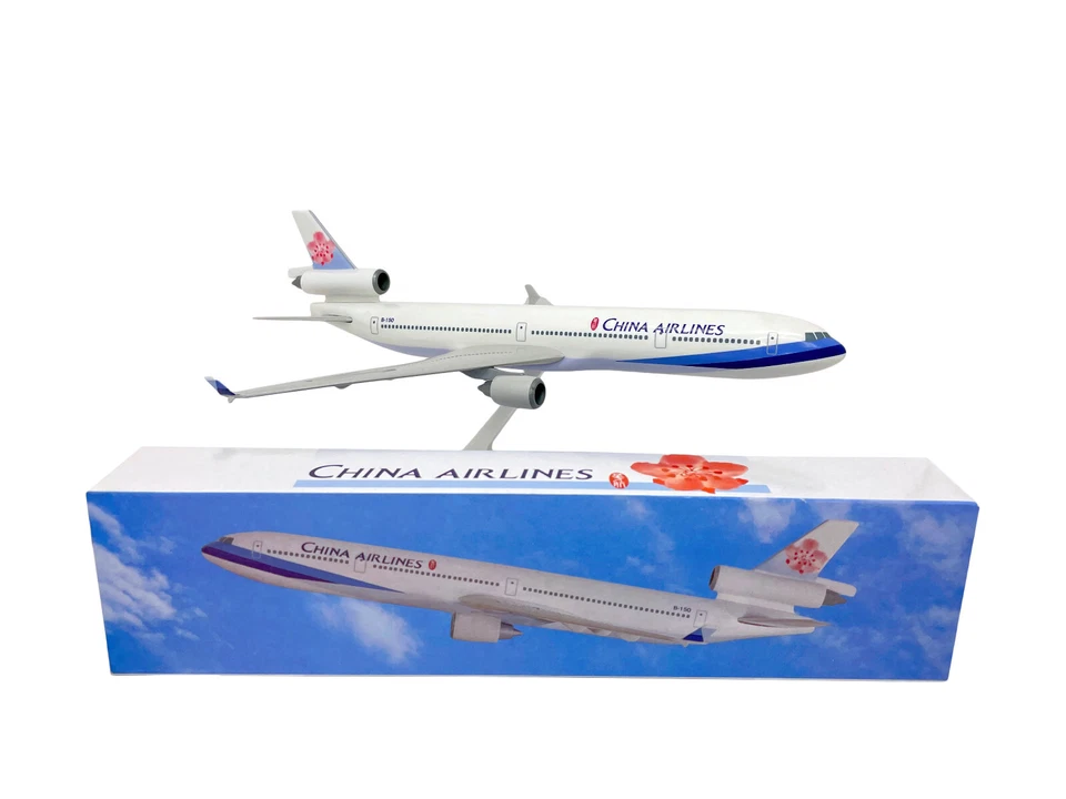 Modelo de avión a escala 1:200 de China Airlines MD-11 Flight Miniatures Foto 3 de 4