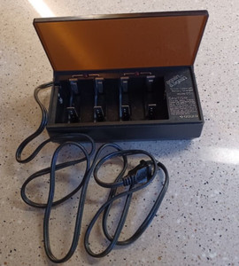 Vintage GOULD AGAIN & AGAIN NICKEL-CADMIUM BATTERY CHARGER MODEL CC-1