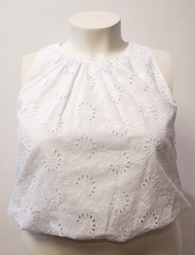 Torrid Festi Plus 2X Crop-Top weiß bestickt Ösen Blasensaum neu ohne Etikett - Bild 1 von 6