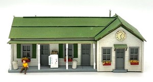 HO Scale Laser Cut Wood Custom Painted Single Story Country Roadside Store