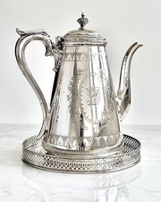 Walker&Hall Silver Plated Teapot 1,7 L c 1910 Sheffield with Gallery Tray