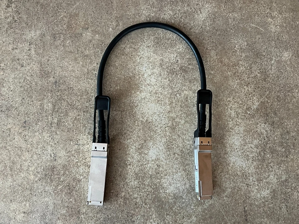 MEMORIA AXIOM 10311-AX 40GBASE-CR4 QSFP+ CABLE DAC PASIVO EXTREME URUB-7(10) Foto 2 de 2