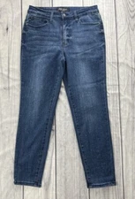 Judy Blue Jeans 7/28 Relaxed Fit Bleach Splattered Medium Wash Stretch Denim