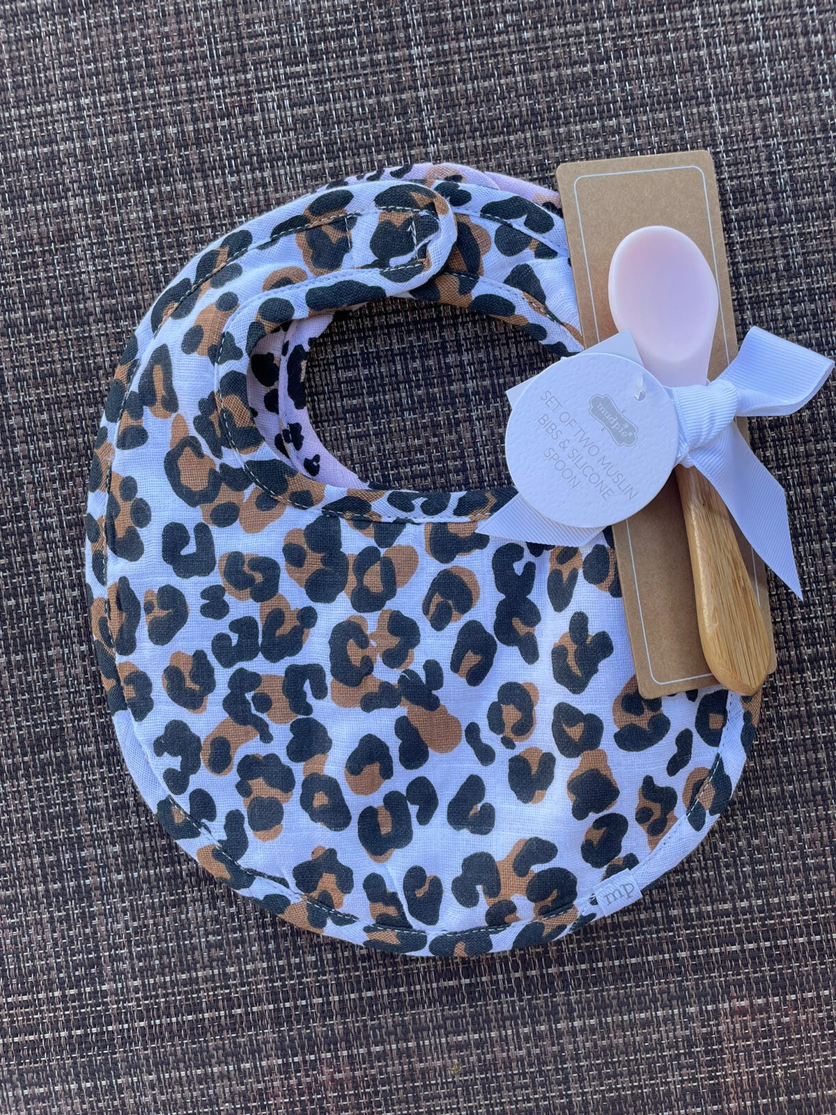NWT Mud Pie Muslin Bibs and Spoon Set Cheetah Print
