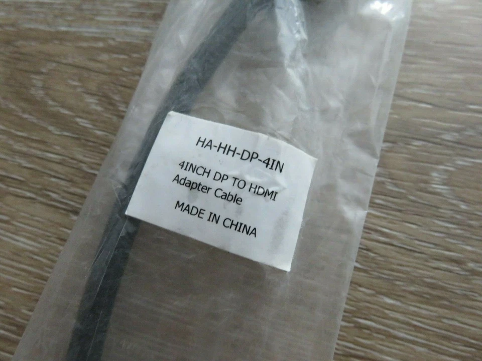 4 INCH DisplayPort SOURCE (Male) to HDMI DESTINATION (Female) Adapter Cable - Image 2 of 4