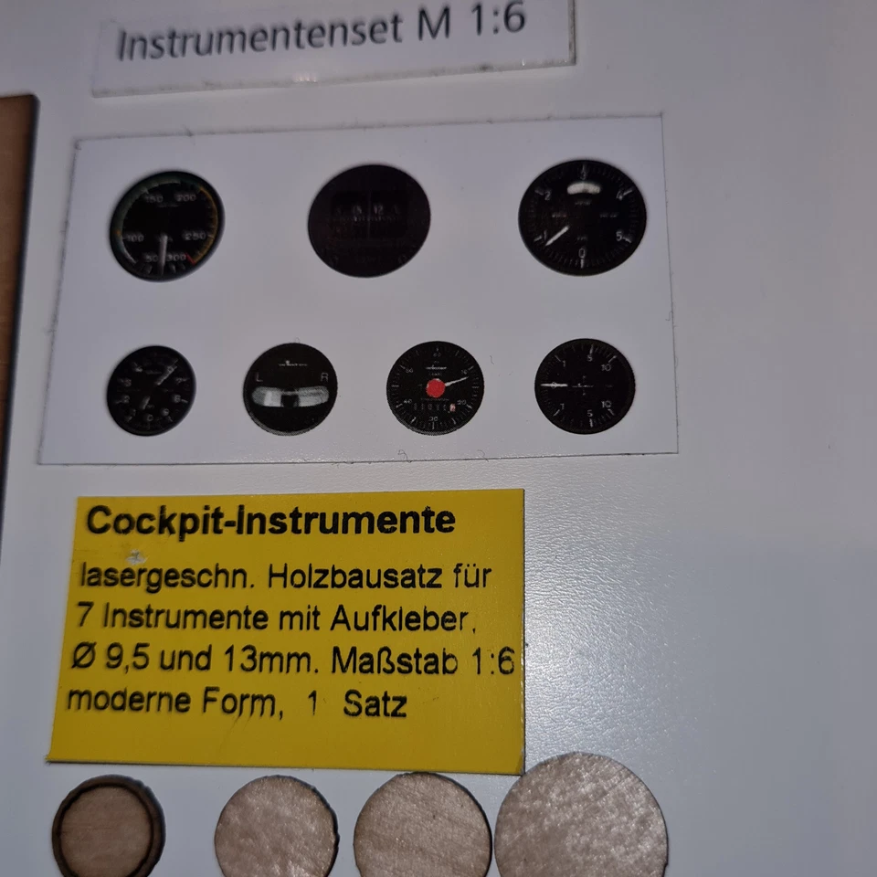 7 Cockpit-Instrumente, Holz mit Aufkleber 1:4 D: 14,5und 19,5mm, neu - Bild 2 von 2