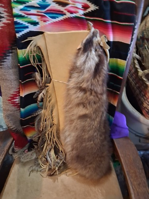 #ad quot;quot;AWESOME NATIVE AMERICAN DEER HIDE RACCOON PELT QUIVER VERY NICE HTF ** $347.99