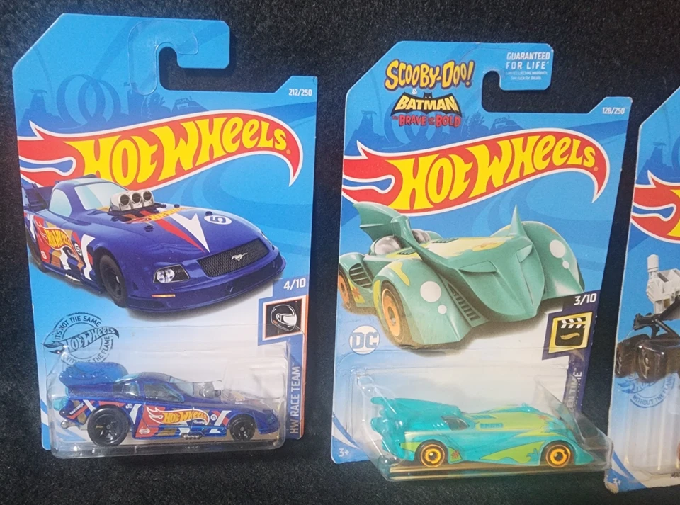 Very Rare 2019 HOT WHEELS SCOOBY-DOO BATMAN BATMOBILE & Mars Rover + 4 More Nice - Image 2 of 4