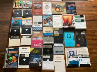 LOT of Apple II GAMES IBM Floppy Disk Starcross Frogger Spiderman Lisa Labyrinth