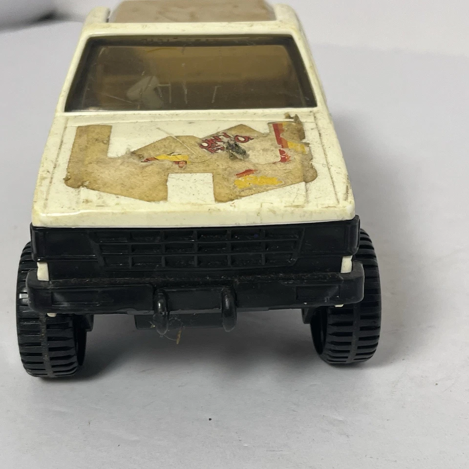 Hot Wheels Action Vehicles Chevy 4 Gears 4 On the Floor Pick-Up Truck 1982 - Image 4 of 4