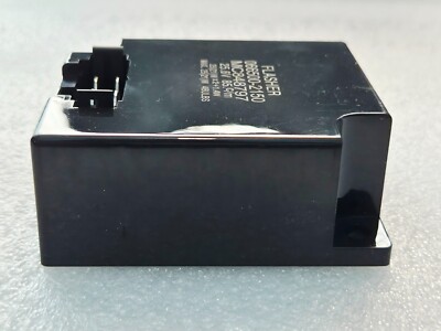 MITSUBISHI FUSO TURN SIGNAL LAMP FLASHER RELAY MC848797 066500