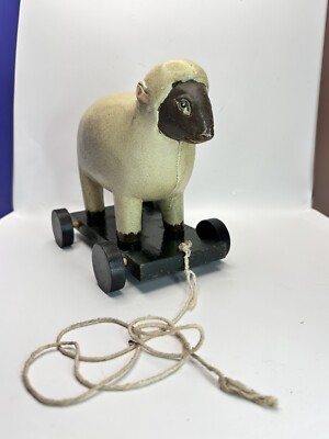 アンティーク プルトイ おもちゃ 木製 羊 Lamb Vintage Whimsical Folklore Wooden Lamb Sheep Pull Toy Antique Toy