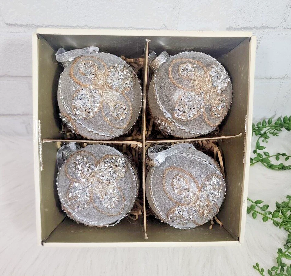 Christian Siriano 银金串珠圣诞装饰品 4 件玻璃球 4 全新 — 第 3/4 张图片