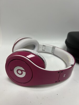 Beats Studio (1st Generation) Wired Headphones with Case Beats Studio (1st Generation) Wired Headphones with Case