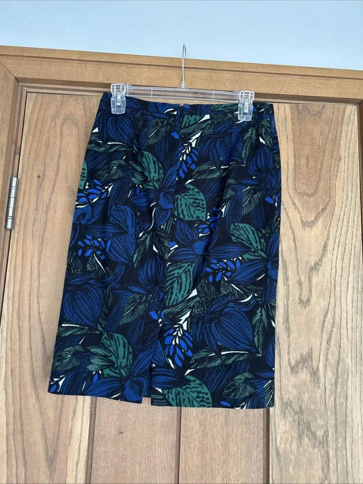 Jigsaw Size 8 Pencil Skirt Blue/Green/Black/White Textured Fabric Floral Pattern - Image 3 of 4