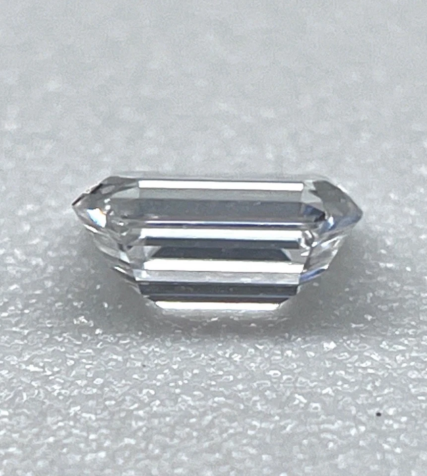 GIA Certified 1/4 Carat H/VVS2 Emerald Step Cut Natural Diamond 3.9X3.2mm NEW - Image 2 of 4