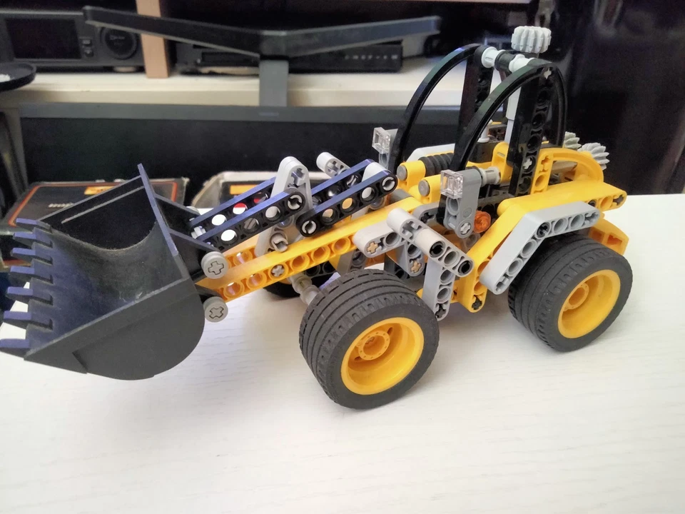 LEGO Technic 8271 Wheel Loader, foto 1 de 5