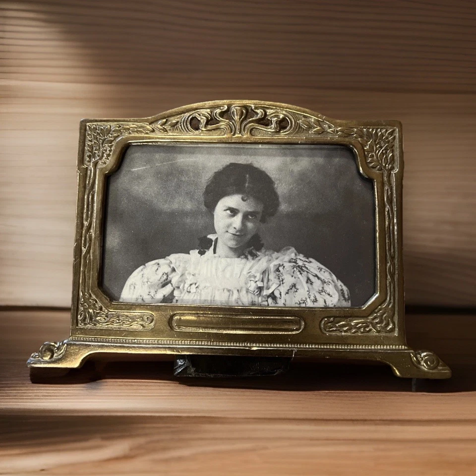 新艺术运动金属相框带花卉和女性设计5x7英寸照片  — 第 3/3 张图片