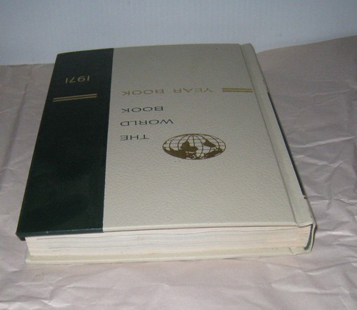The World Book Year Book 1971 Review of Events of 1970 Field Enterprises HB p630 - Imagen 9 de 11
