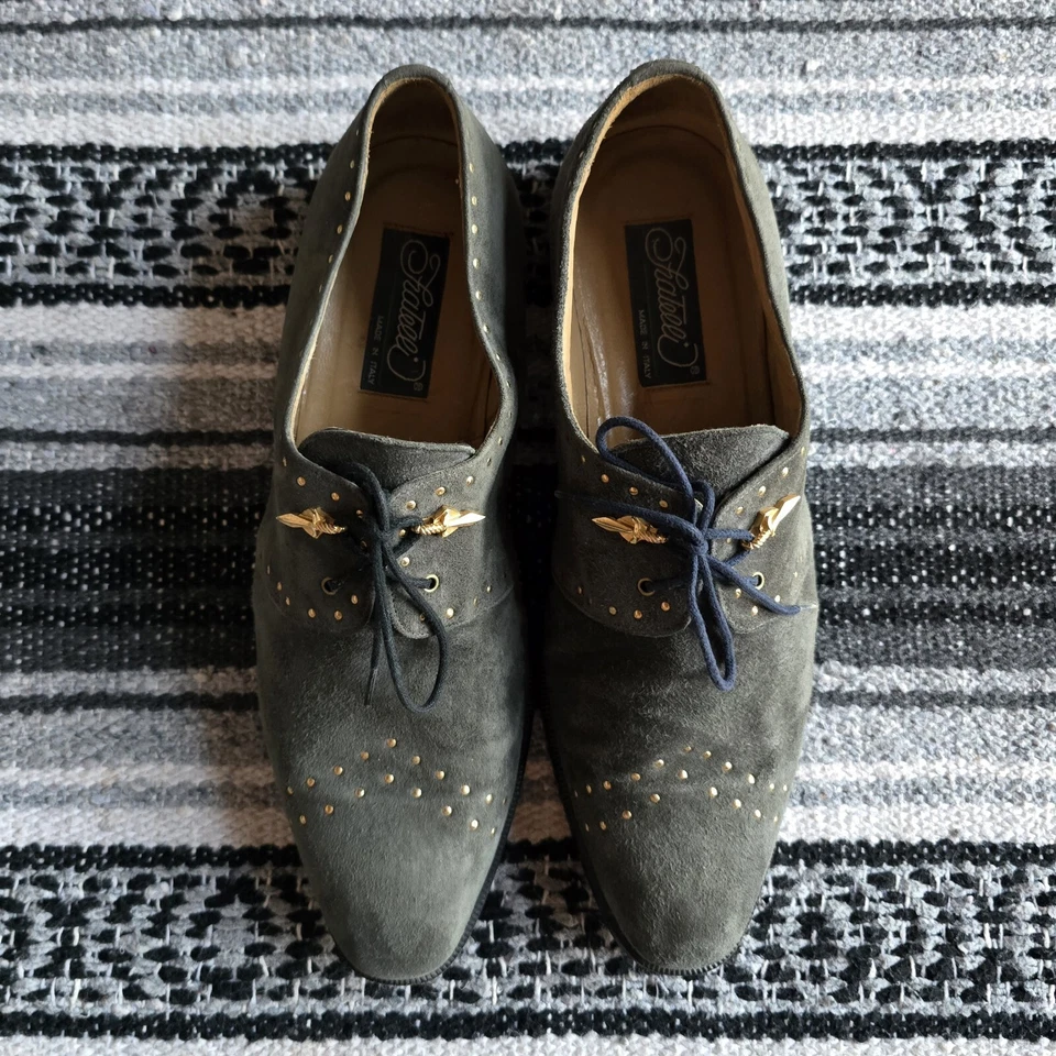 Zapatos Oxford de Gamuza Fratelli De Colección Hechos en Italia Talla 9.5 Gris con Tachuelas Doradas Dagas Foto 2 de 4