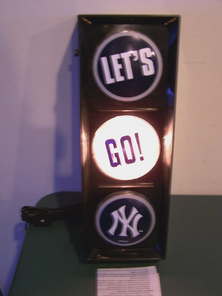 MLB LET'S GO NEW YORK YANKEES FLASHING STOP LIGHT SIGN MAN CAVE NOS MEMORY CO - Image 3 of 4