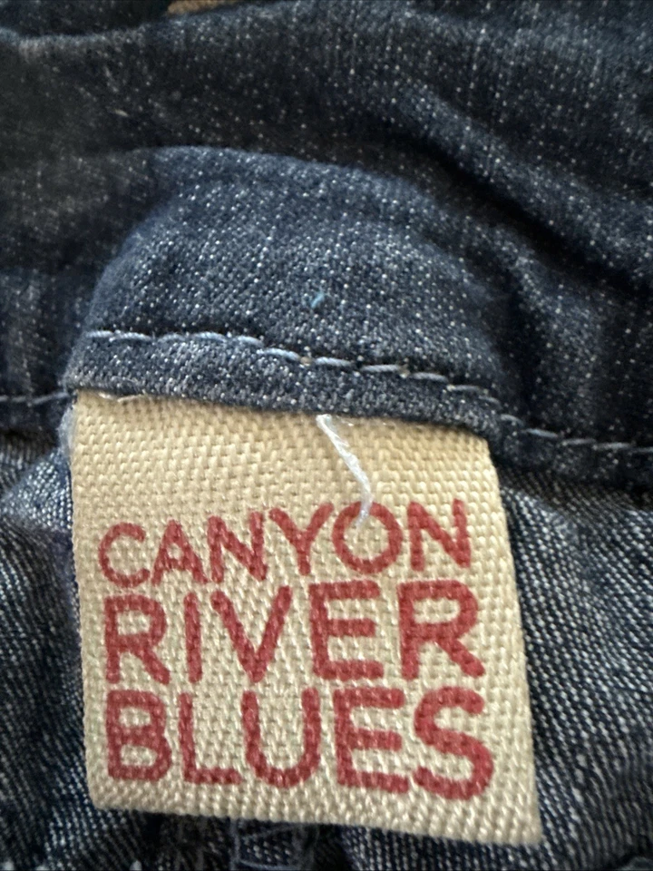 Женские синие шорты Canyon River 6 из синей джинсовой ткани с манжетами швы для заднего кармана - Изображение 4 из 4